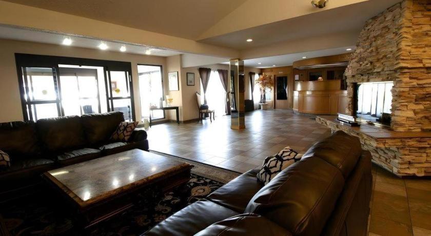 Medicine Hat Inn & Suites Экстерьер фото