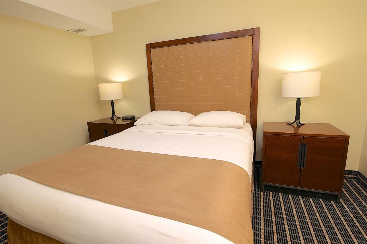 Medicine Hat Inn & Suites Экстерьер фото