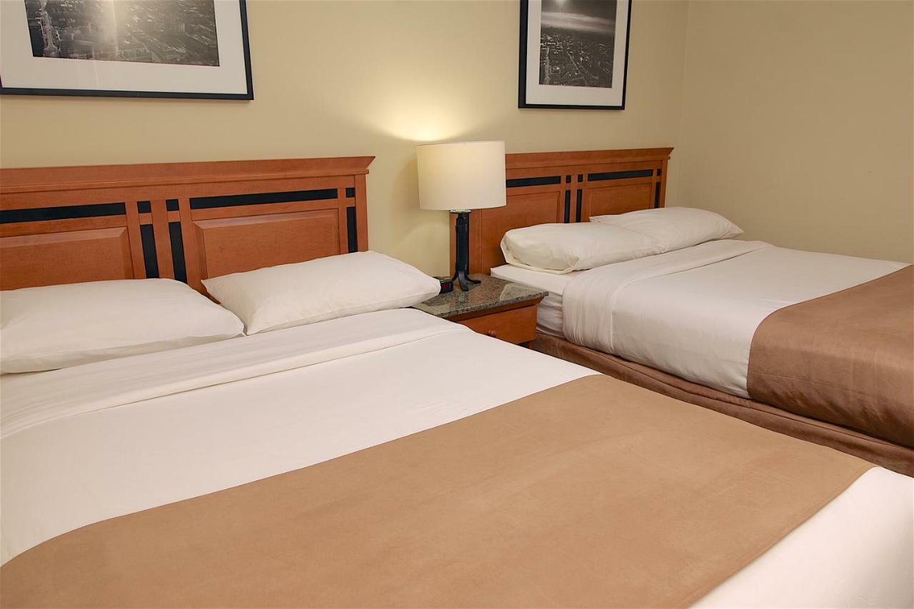 Medicine Hat Inn & Suites Экстерьер фото