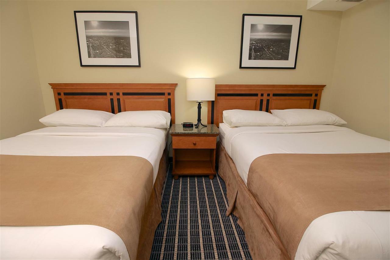 Medicine Hat Inn & Suites Экстерьер фото